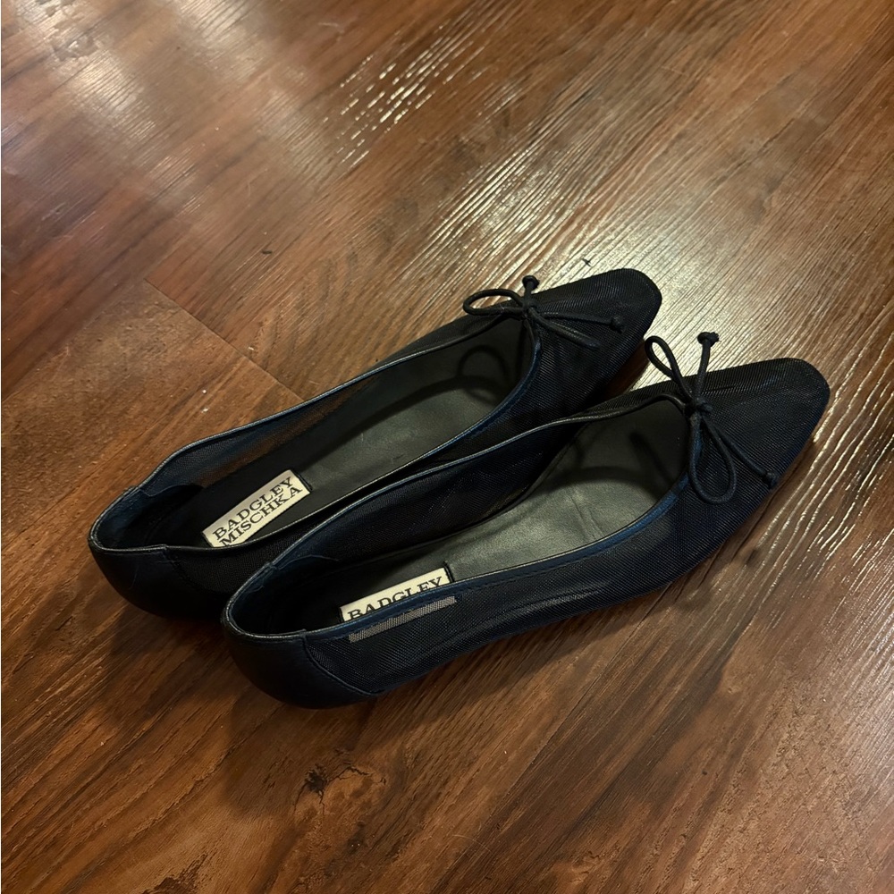 Badgley Mischka Women's Black Ballet Flats